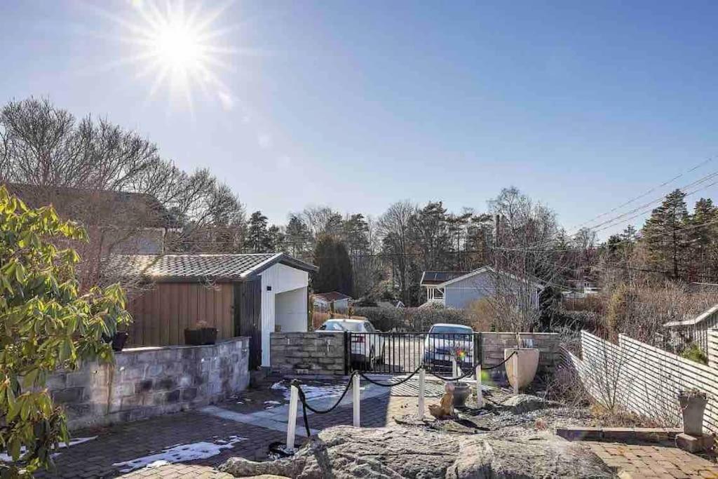 Mysigt Hus Med Natur & Jacuzzi I Olofstorp Göteborg Exterior foto